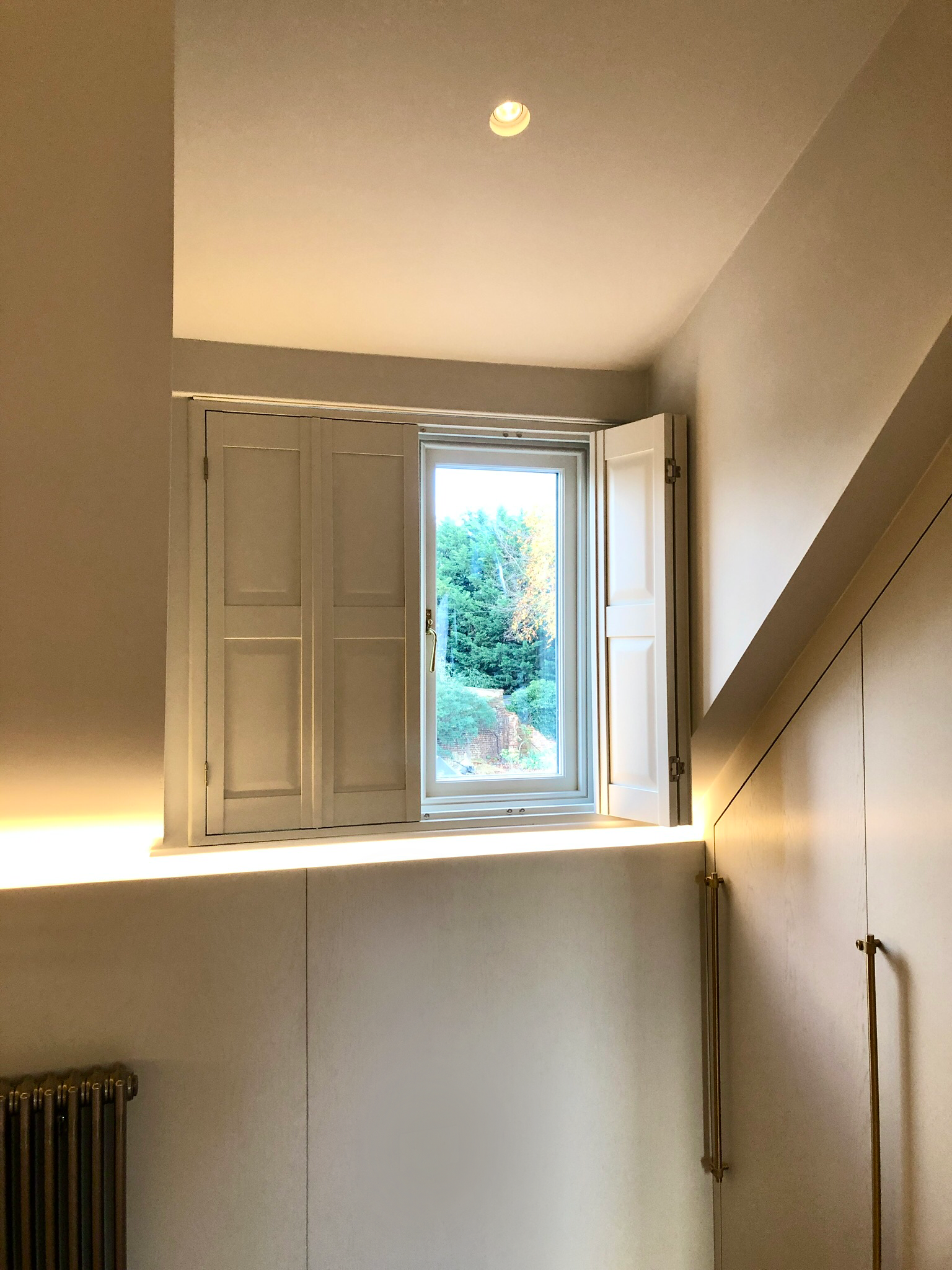 Solid panel shutters Enflied