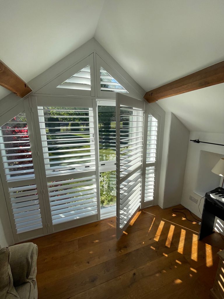 room divider shutters enfiled