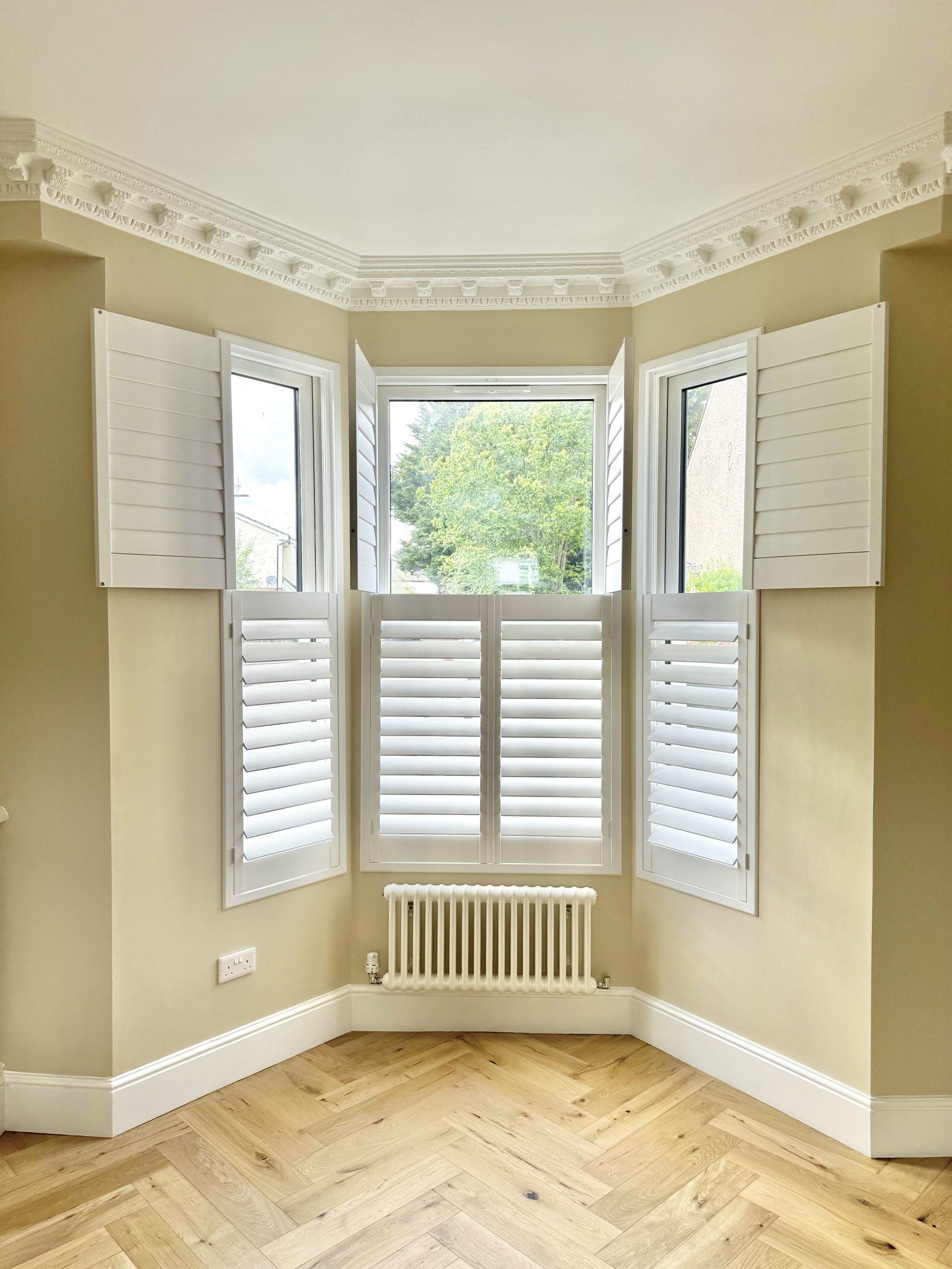 Tier-on-tier shutters Leyton